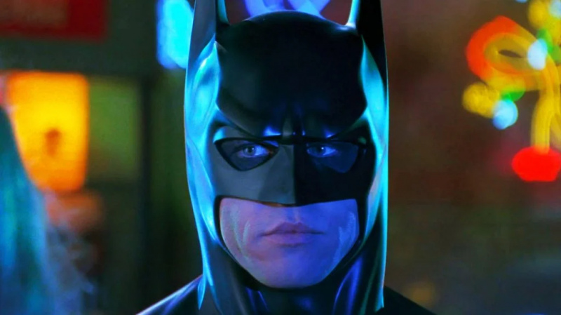 «Han var irrasjonell og ballistisk»: Regissør for «Batman Forever» angret på å ansette Val Kilmer til tross for at han ble advart om «Skrekkhistorier» om hans uprofesjonalitet