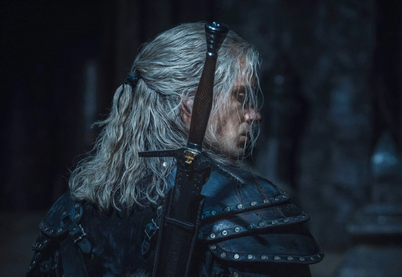   Henry Cavill ca Geralt din Rivia în The Witcher