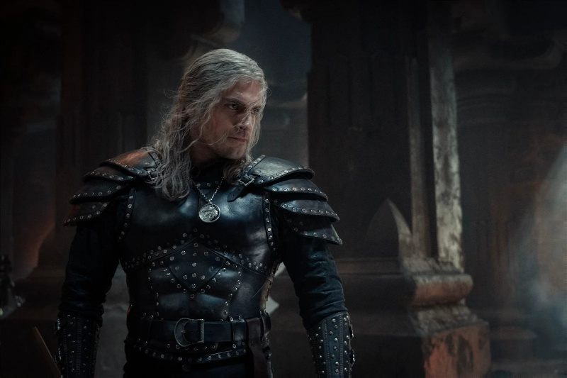   Henry Cavill filme „The Witcher“ ir kaip „The Witcher“ (2019–2023).