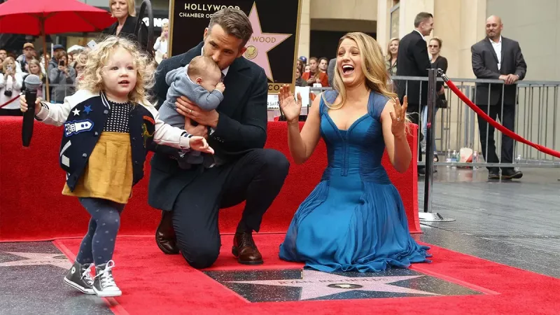   Ryan Reynolds a Blake Lively so svojimi deťmi