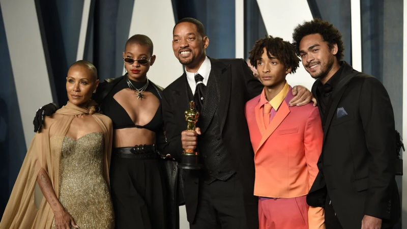   Die Familie Smith posiert bei den Oscars