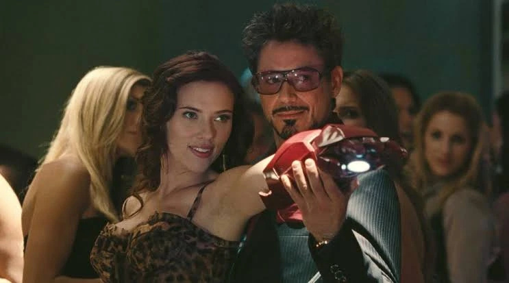   Η Scarlett Johansson και ο Robert Downey Jr. στο MCU