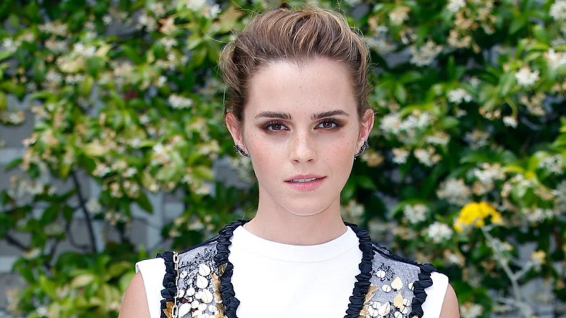 Emma Watson era disperată după atenția co-starului din Harry Potter, recunoaște că l-a urmărit ca un cățeluș