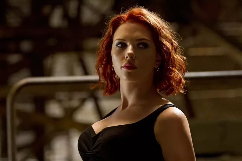 Scarlett Johansson, die 20.000.000 US-Dollar für Black Widow verlangte, musste in „Asteroid City“ einem Vertrag über 4.000 US-Dollar pro Woche zustimmen