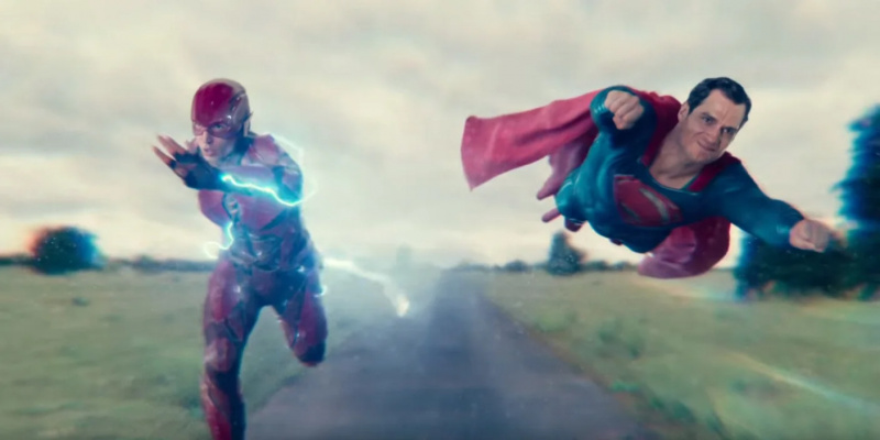   Flash fait la course contre Superman