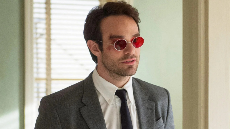   Charlie Cox kot Matt Murdock v Daredevilu