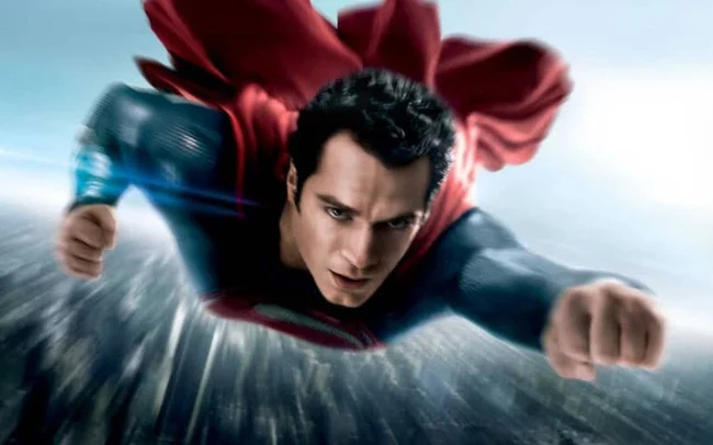 Henry Cavill supostamente não assinou nenhum contrato exclusivo do Superman com a WB para retornar em Man of Steel 2, lança dúvidas sobre seu futuro no DCU