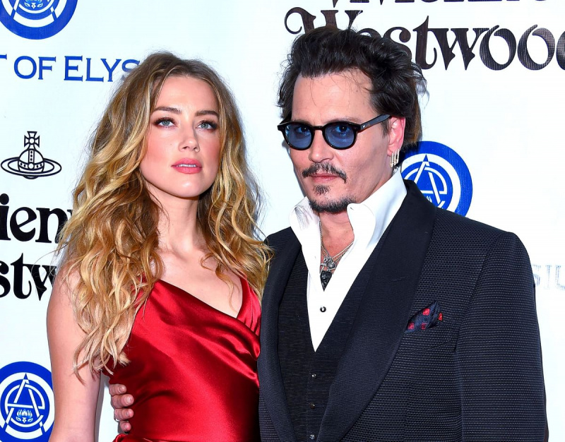   Johnny Depp vastaan ​​Amber Heard