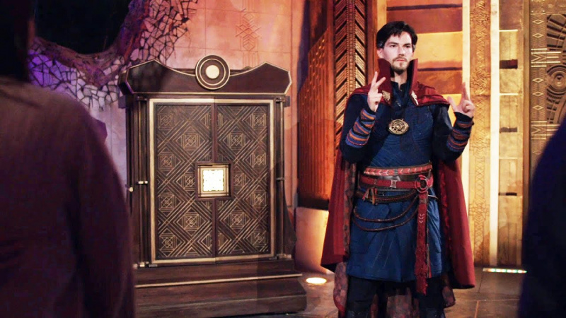   Doctor Strange az ősi szentélyben a Bosszúállók Campus Disneylandben