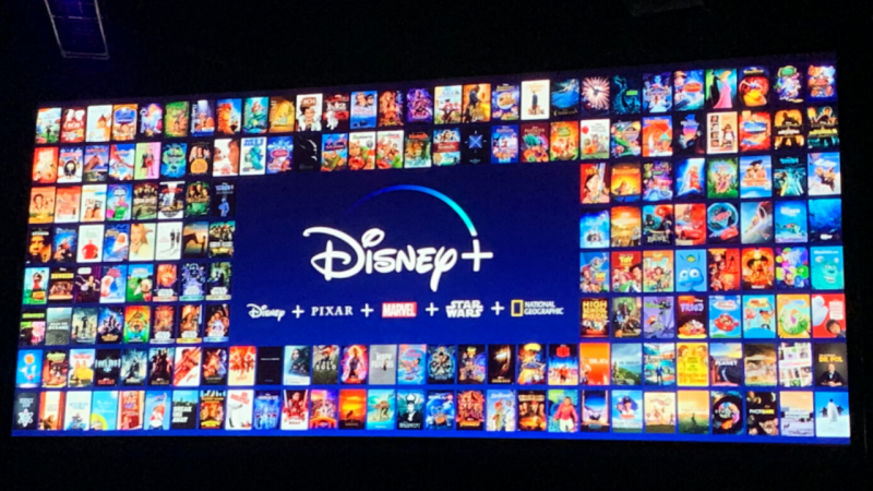 Czy Disney + powinien zacząć wydawać MCU, Gwiezdne wojny w formacie Binge, takim jak Netflix?