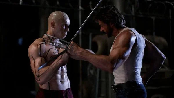  Deadpool y Wolverine se enfrentan en X-Men Origins (2009)