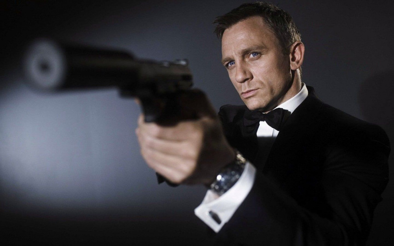   Daniel Craig wciela się w rolę Jamesa Bonda