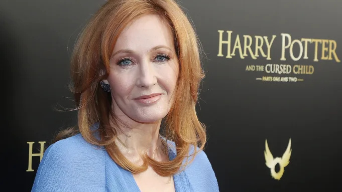   JK Rowling Producent Brontë Film- en tv-winst daalt;'Strike' Renewed – Deadline