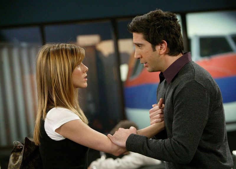 6. Rachel은 Ross를 제외한 모든 사람을 위해 정교한 작별을 계획했습니다.