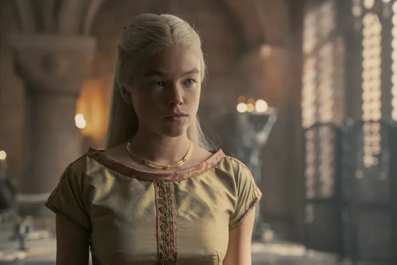   Milly Alcock dans le rôle de Rhaenyra Targaryen dans La Maison du Dragon (2022-).
