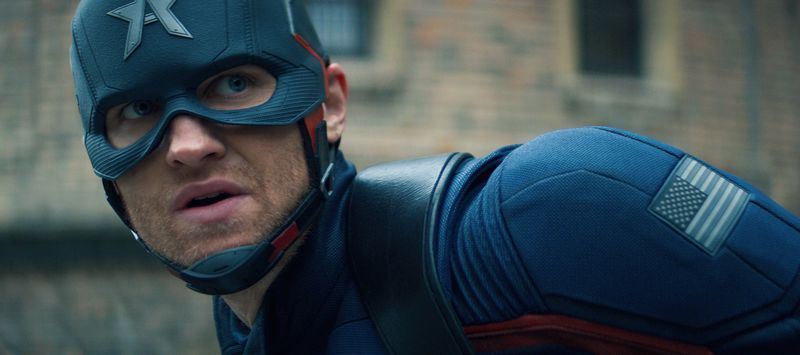 7. John Walker: Dieser prominente Soldat wurde als neuer Captain America gecastet. Obwohl er zunächst keine Kraft hatte, fand er schließlich eine kleine Flasche Super Soldier Serum, die Baron Zemo nicht zerstören konnte.