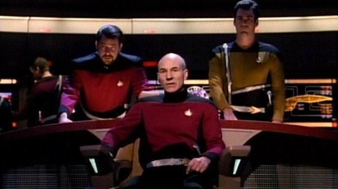 4. Piloten Picard (Booby Trap S3): Han tog rodret i Enterprise för att undkomma en tusen år gammal fälla som lagts under ett uråldrigt krig. Han använde gravitationskraften från den gigantiska asteroiden som en slangbella för att dra ut dem ur sin omloppsbana.