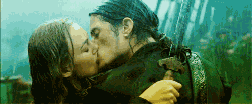 הנשיקה האהובה של דיסני 30 אתגר יום 5: נשיקת חתונה של וויל ואליזבת | וויל ואליזבת, שודדי הקאריביים, שודדי הים