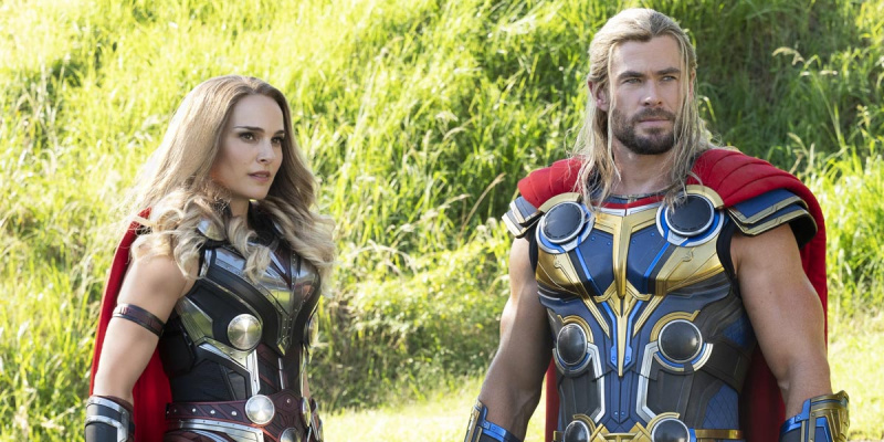   Jane Foster Chris Hemsworth Thor: Dragoste și tunet