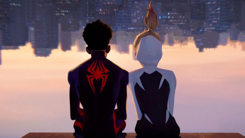   Miles Morales y Spider-Gwen