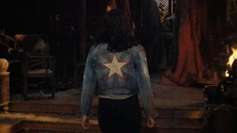  America Chavez forklarer Doctor Strange reglene for multivers