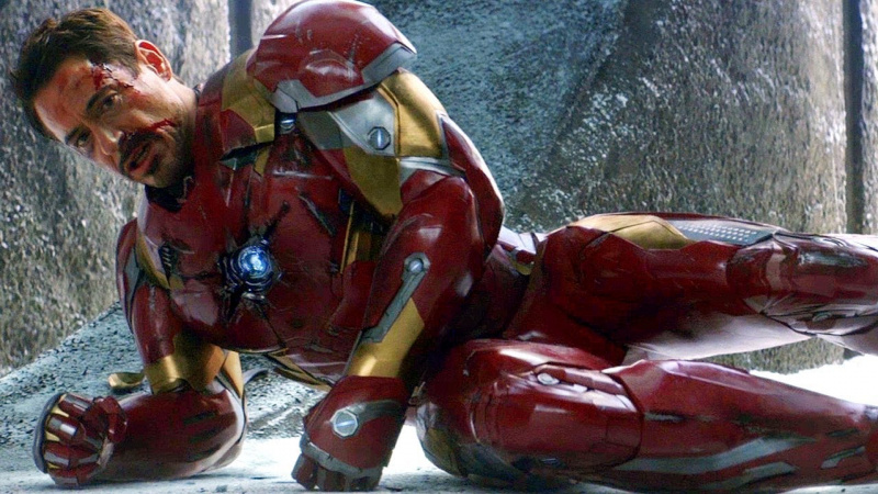   Kapitonas Amerika: pilietinis karas's Emotional Third Act Civil War was applauded for its visuals and its story, but something was still missing from it. An average first two acts came around full-circle only during the third act. The revelations of the third act showed us the most emotional fight of the MCU between Iron Man, Captain America, and Bucky Barnes. Moreover, it also introduced Tom Holland's Spider-Man in the Avengers' world. This all solidified Civil War as one of the franchise's best.