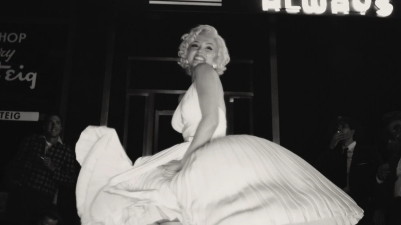   Monroe'a's iconic pose