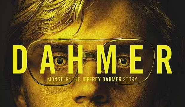 'هل يصنعون كونًا قاتلًا متسلسلًا الآن؟': ورد أن Netflix وسعت امتياز Monster بعد نجاح Jeffrey Dahmer على الرغم من التسبب في صدمة شديدة لضحايا الحياة الواقعية