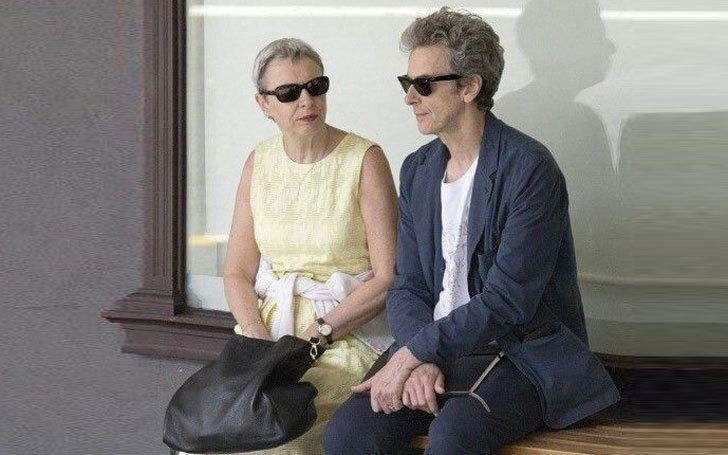 V snímke Doctor Who Star Peter Capaldi sa oženil s manželkou Elaine Collinsovou - podrobnosti o ich vzťahu a deťoch