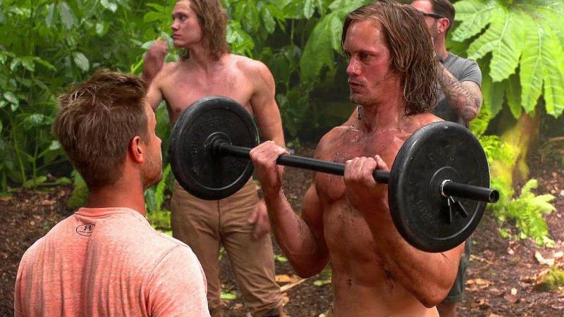  Alexander Skarsgard haciendo ejercicio durante la película Tarzán.