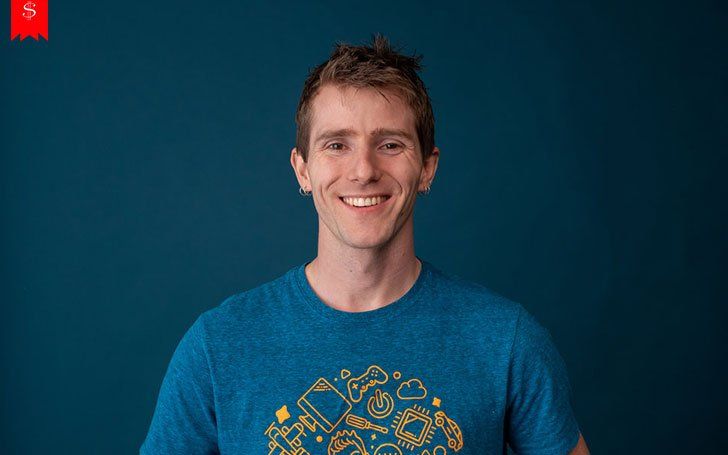 En av de populære YouTubers i 2019 tjener Linus Sebastian godt av sitt yrke: Hvor mye er nettoverdien hans?