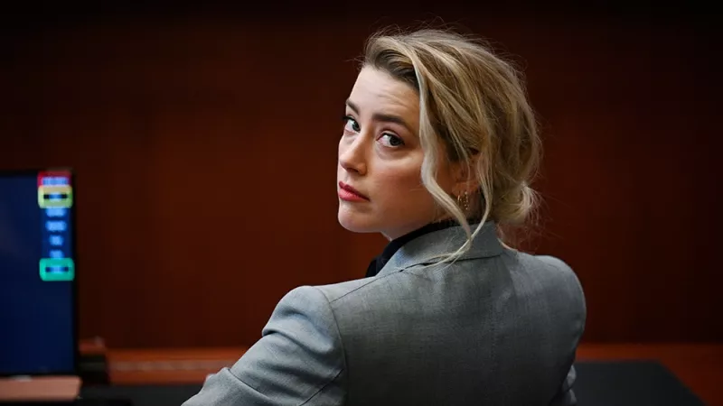  Odvetnik Amber Heard se razhaja z igralko
