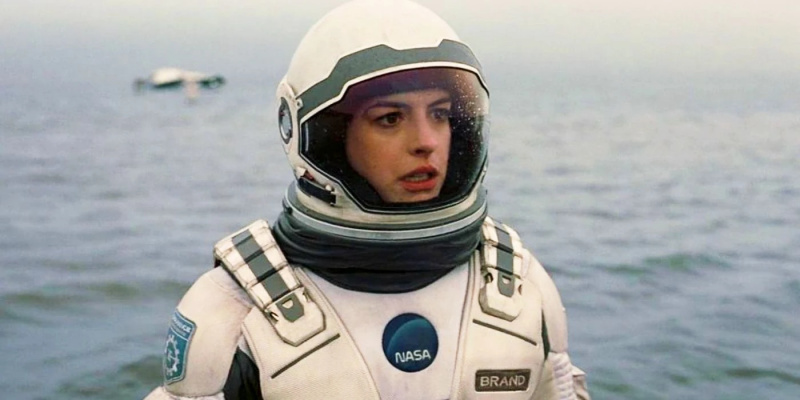 Anne Hathaway nennt Christopher Nolan einen Engel, weil er ihre Karriere gerettet hat, als die Studios sich trotz eines Oscar-Gewinns weigerten, sie zu besetzen