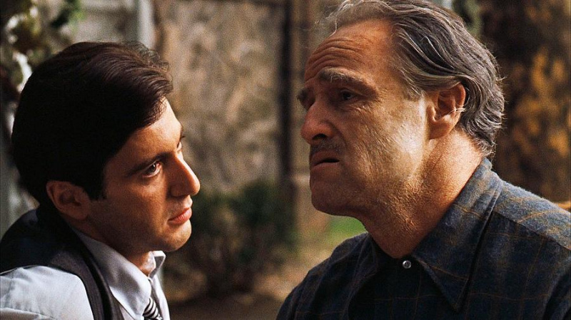   Al Pacino a Marlon Brando vo filme Krstný otec (1972)