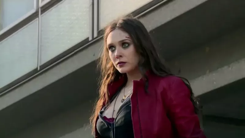   Η Elizabeth Olsen σε ένα στιγμιότυπο από το Doctor Strange στο Multiverse of Madness