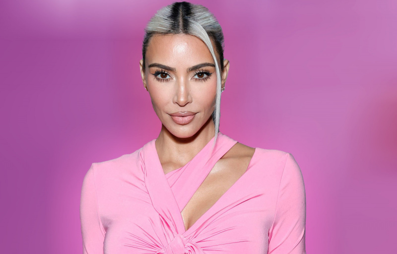Rochia de gală Risqué Met a lui Kim Kardashian s-a contrazis în mod regal, în timp ce fiica ei, North West, a avut de suferit.