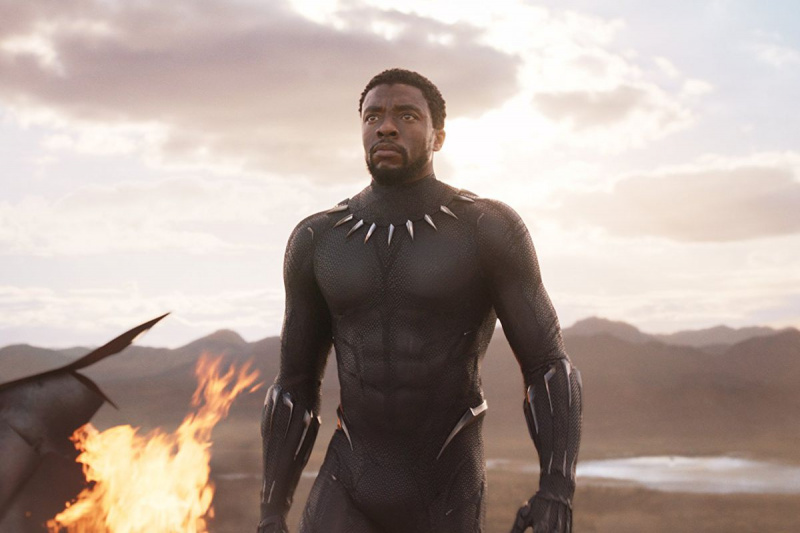   Iron Man en Kapitein Amerika'challa in a still from Black Panther