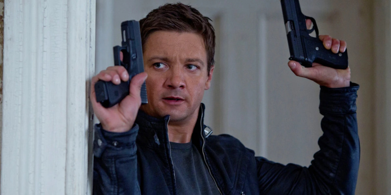 'Det är lite utanför min lönegrad': Jeremy Renner kommer tillbaka för Bourne Legacy-uppföljare under 1-tillstånd trots Matt Damons ogillande