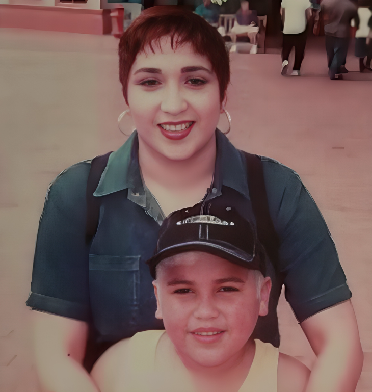   Svani Quintanilla con sua madre.